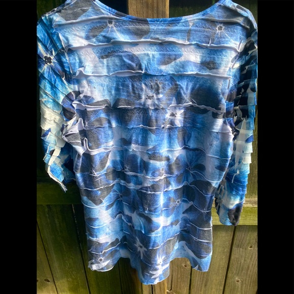 Cubism Los Angeles 3/4 Sleeve Top - Picture 4 of 4